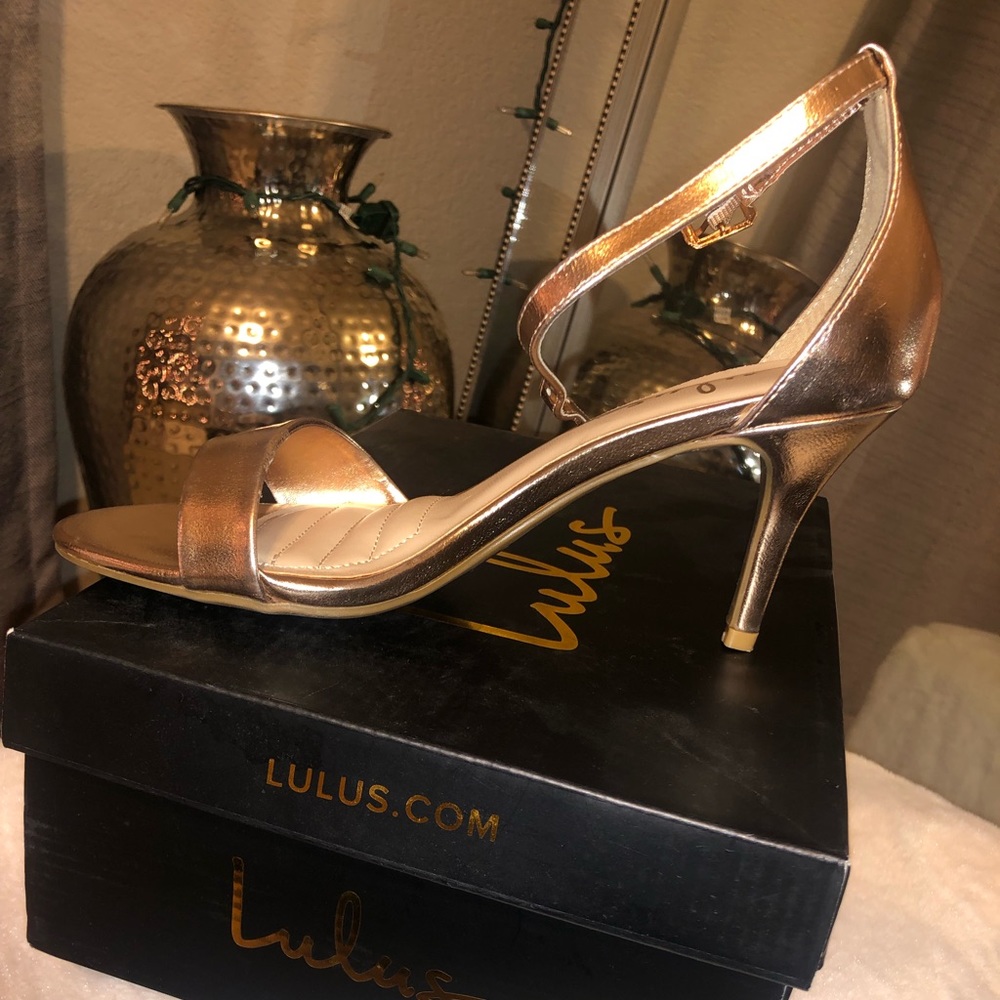 Lulus rose gold heel